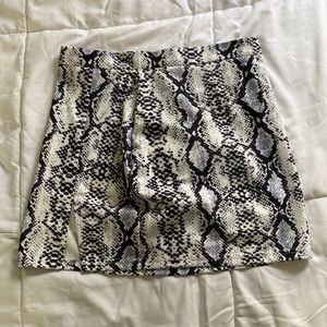 SHEIN snakeskin print mini skirt. Size 6